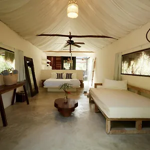 https://roc-jungle-tulum.allrivieramayahotels.com